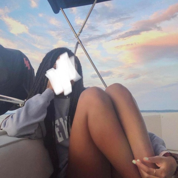 Light blue Brandy Melville/John Galt crewneck - Picture 3 of 3